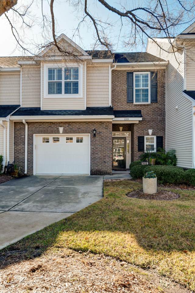 1219 Circle Oaks Drive - Photo 1