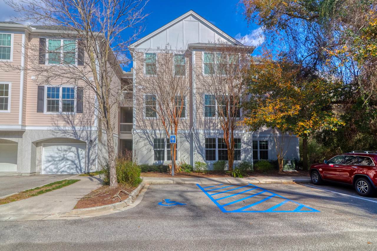 60 Fenwick Hall Allee - Photo 1