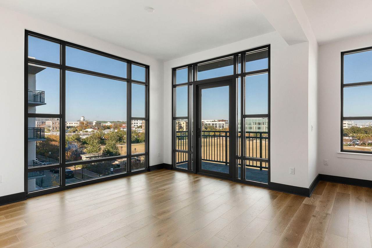 5 Gadsdenboro Street - Photo 1