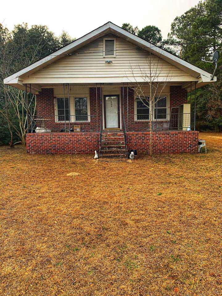 660 Park Circle - Photo 1