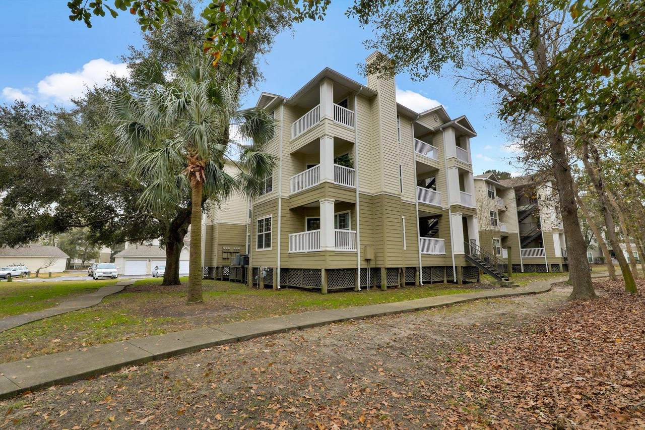 700 Daniel Ellis Drive - Photo 1