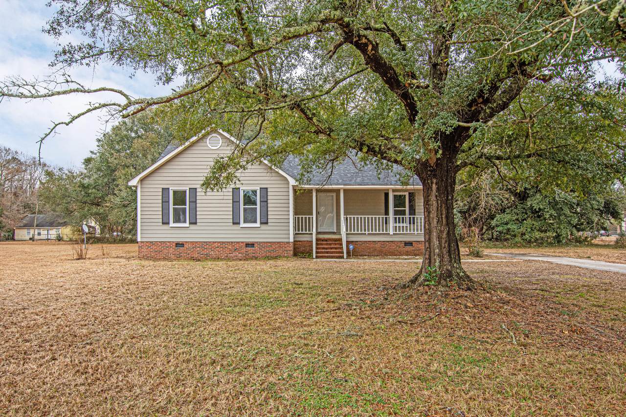 206 Oakmont Drive - Photo 1
