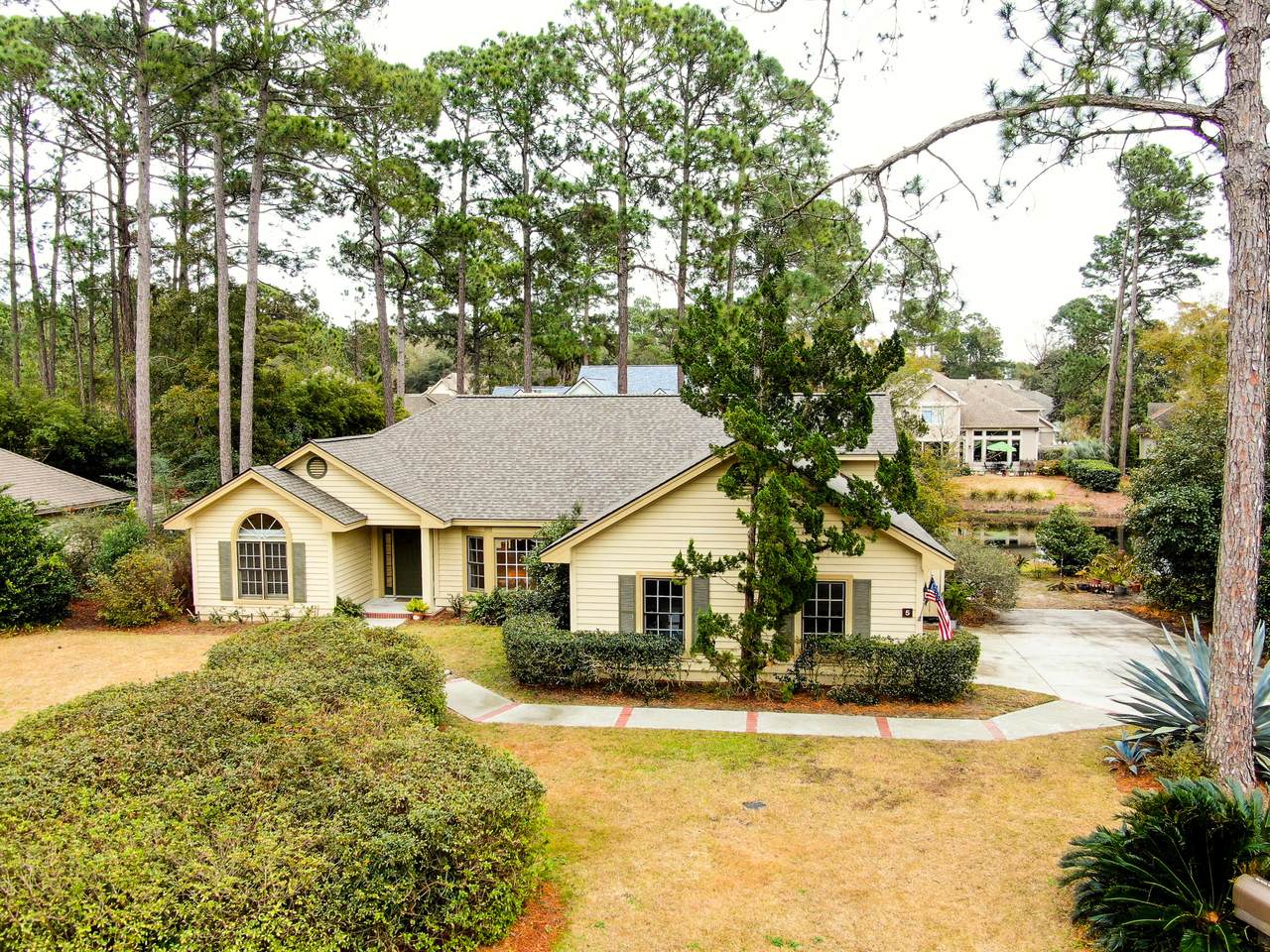 5 Honey Locust Circle - Photo 1