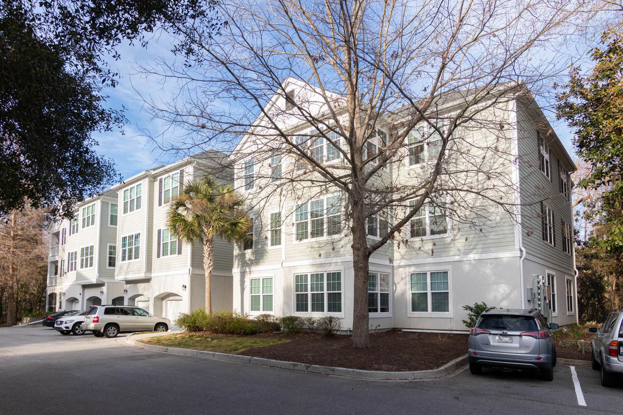 60 Fenwick Hall Allee - Photo 1