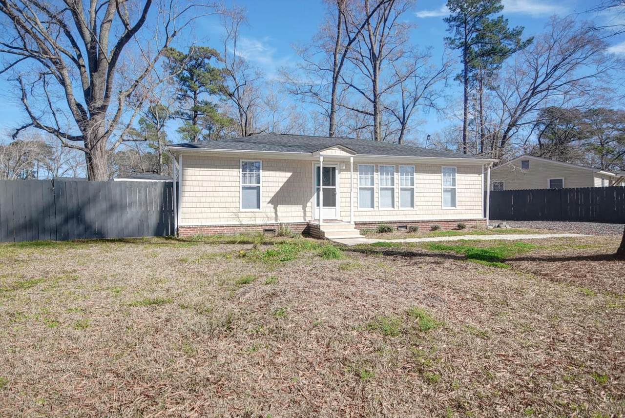 32 Stratton Drive - Photo 1