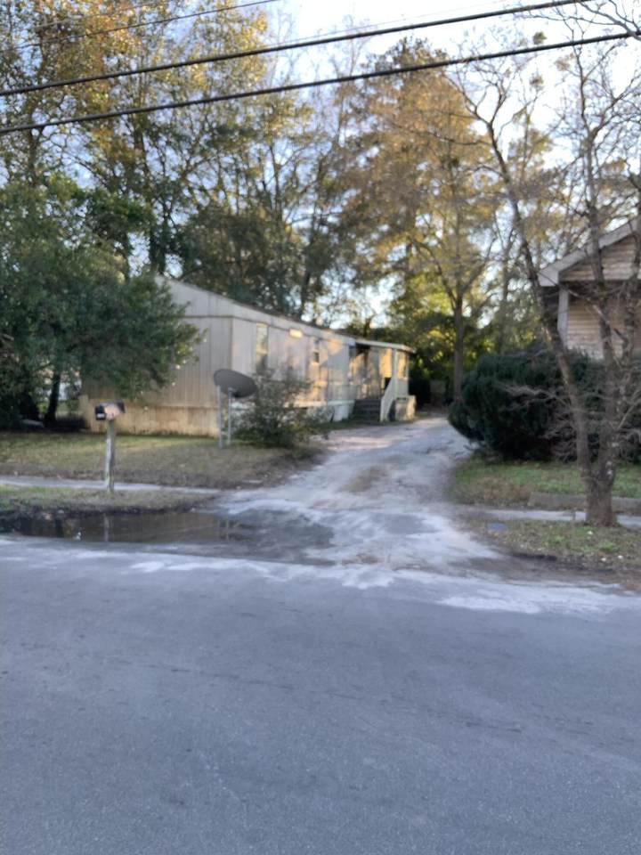 1015 Peake Street - Photo 1