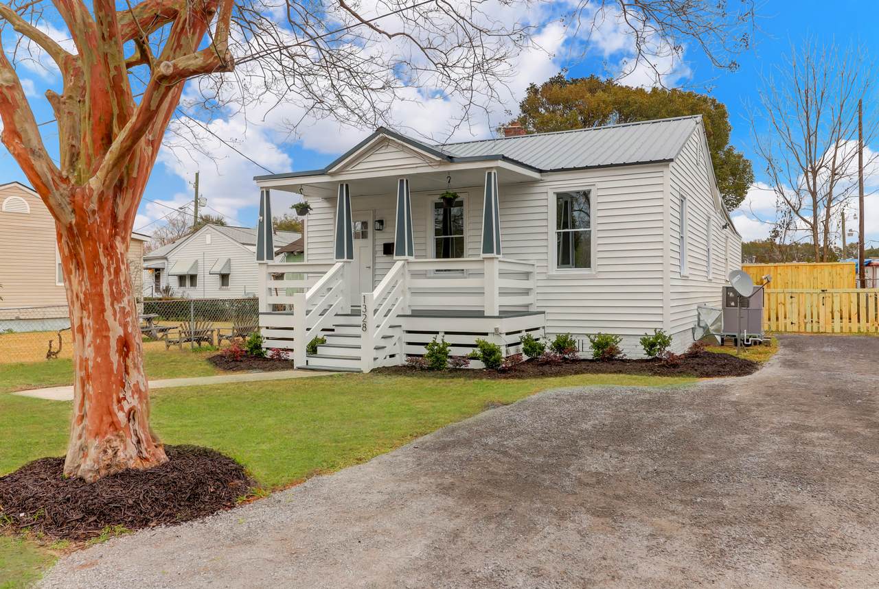 1328 Cottonwood Street - Photo 1