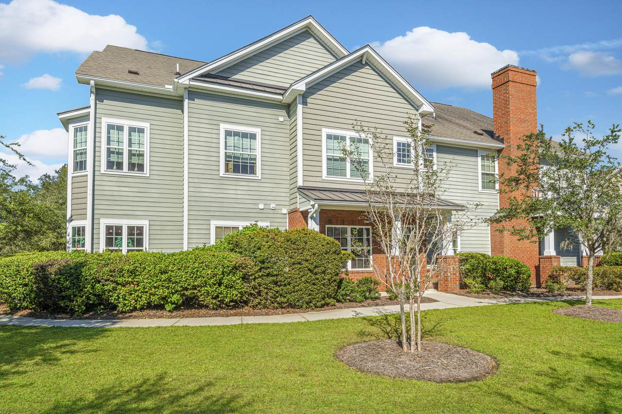 100 Deerfield Drive - Photo 1