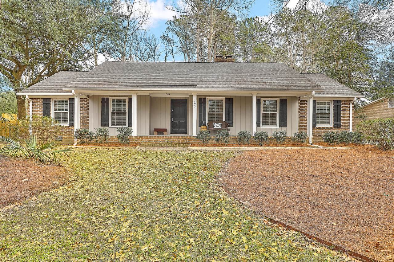 203 Shaftesbury Lane - Photo 1