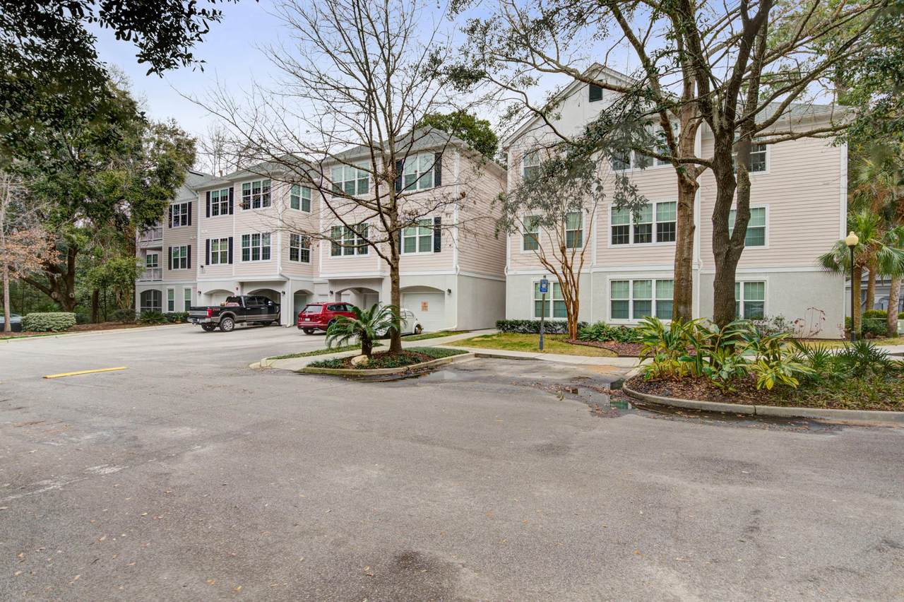 60 Fenwick Hall Allee - Photo 1