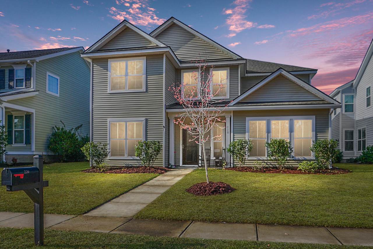220 Foxbank Plantation Boulevard - Photo 1