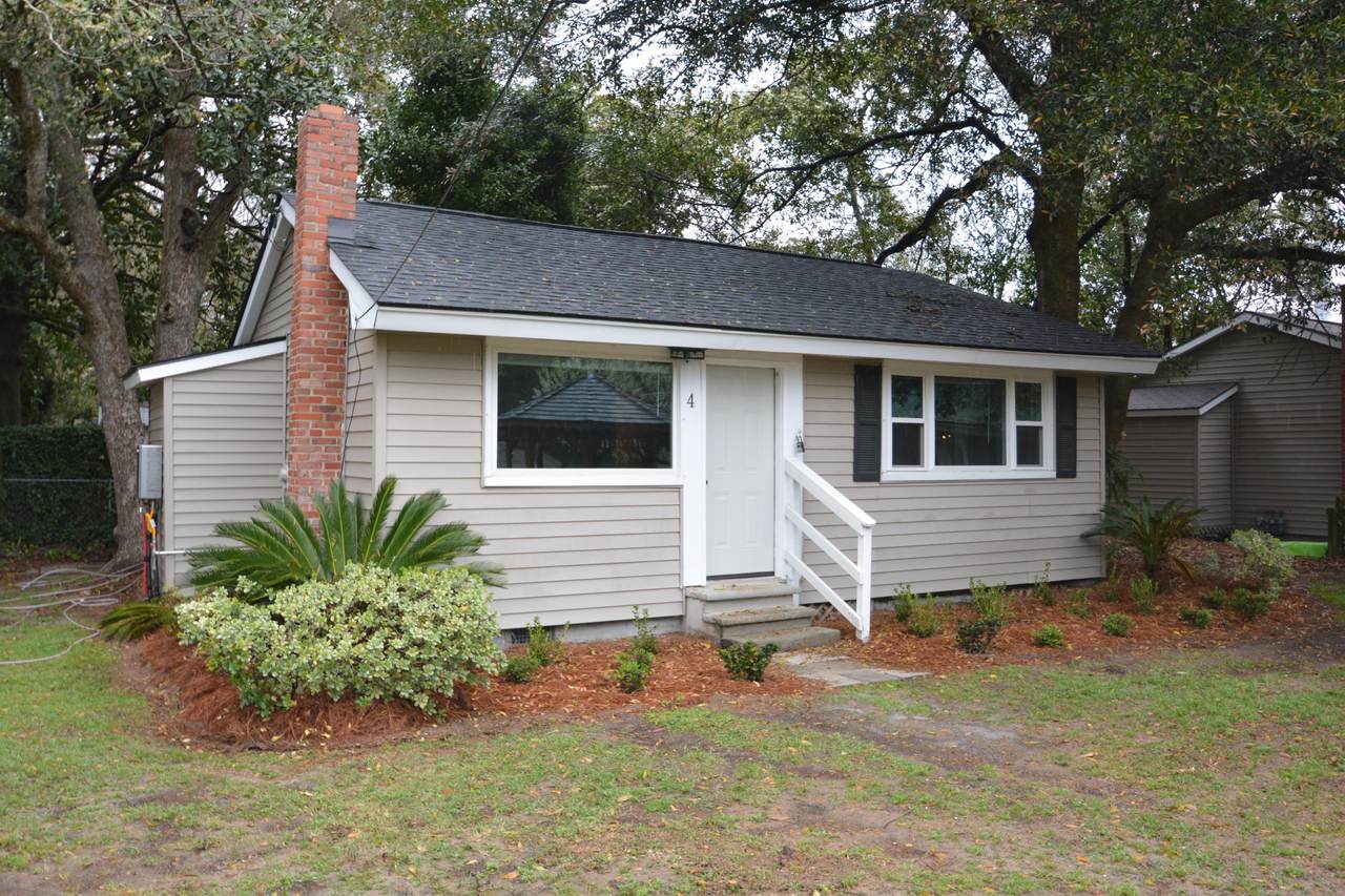 229 Plymouth Avenue - Photo 1