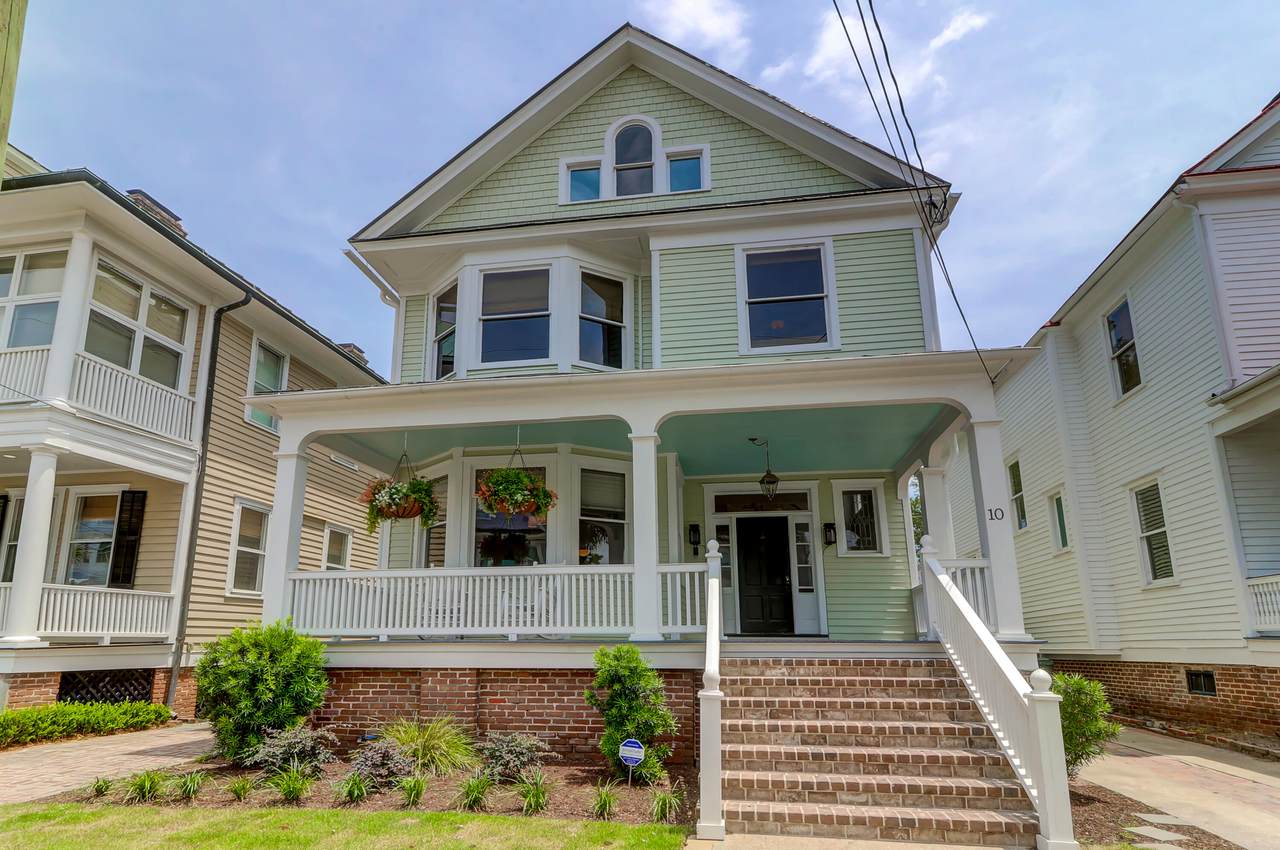10 Colonial Street - Photo 1