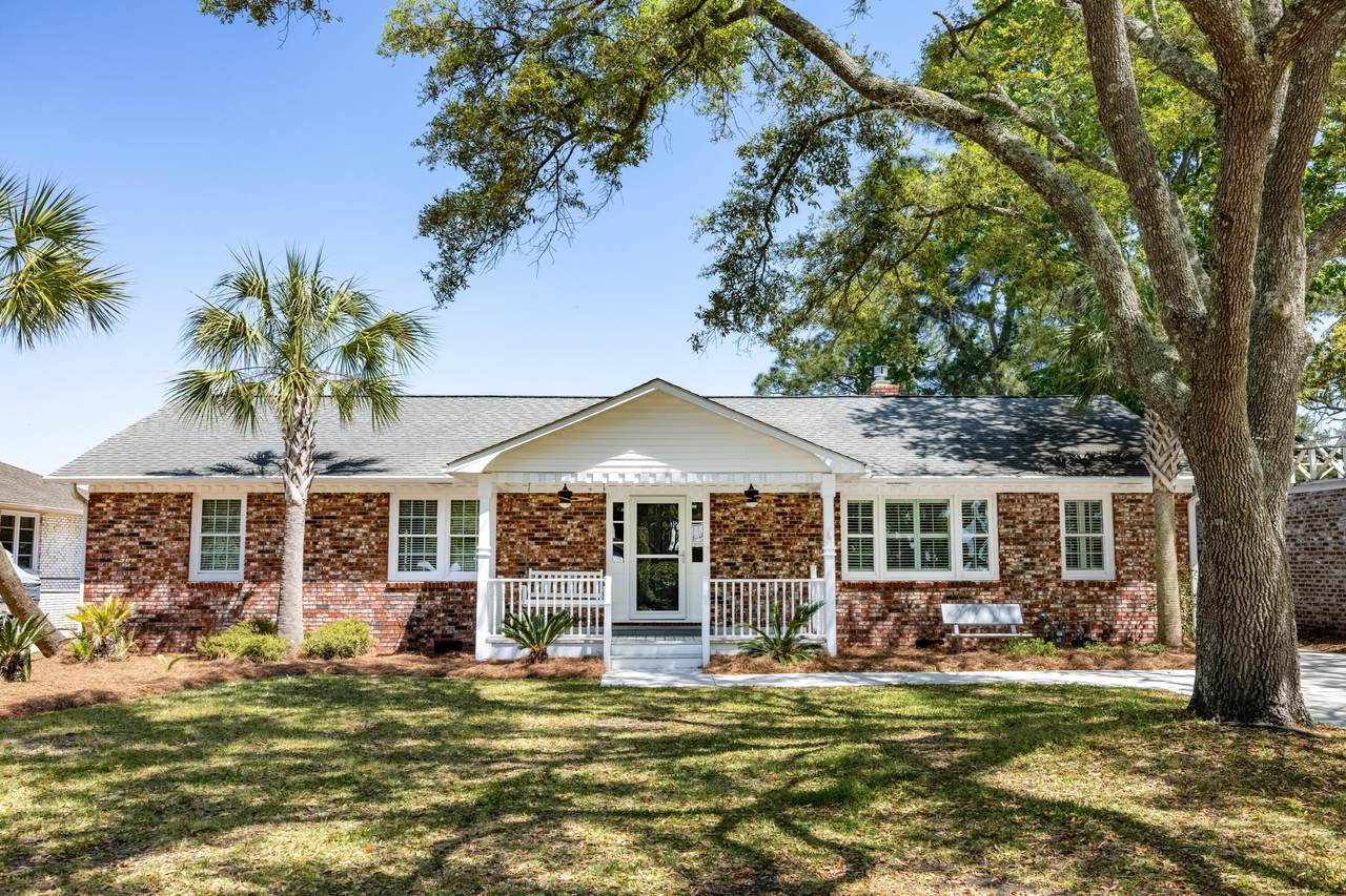 1882 Capri Drive - Photo 1