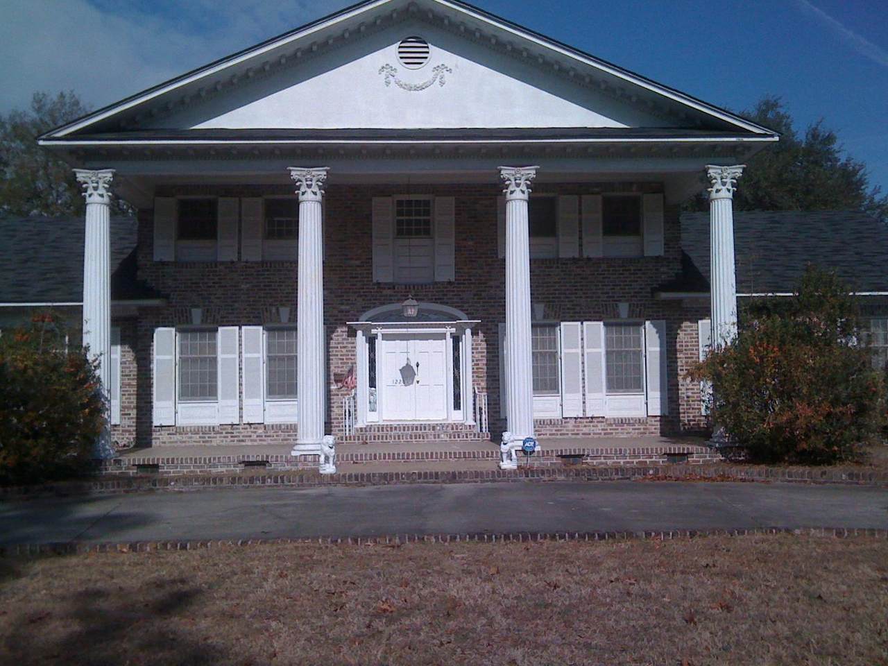 1220 Park Place - Photo 1