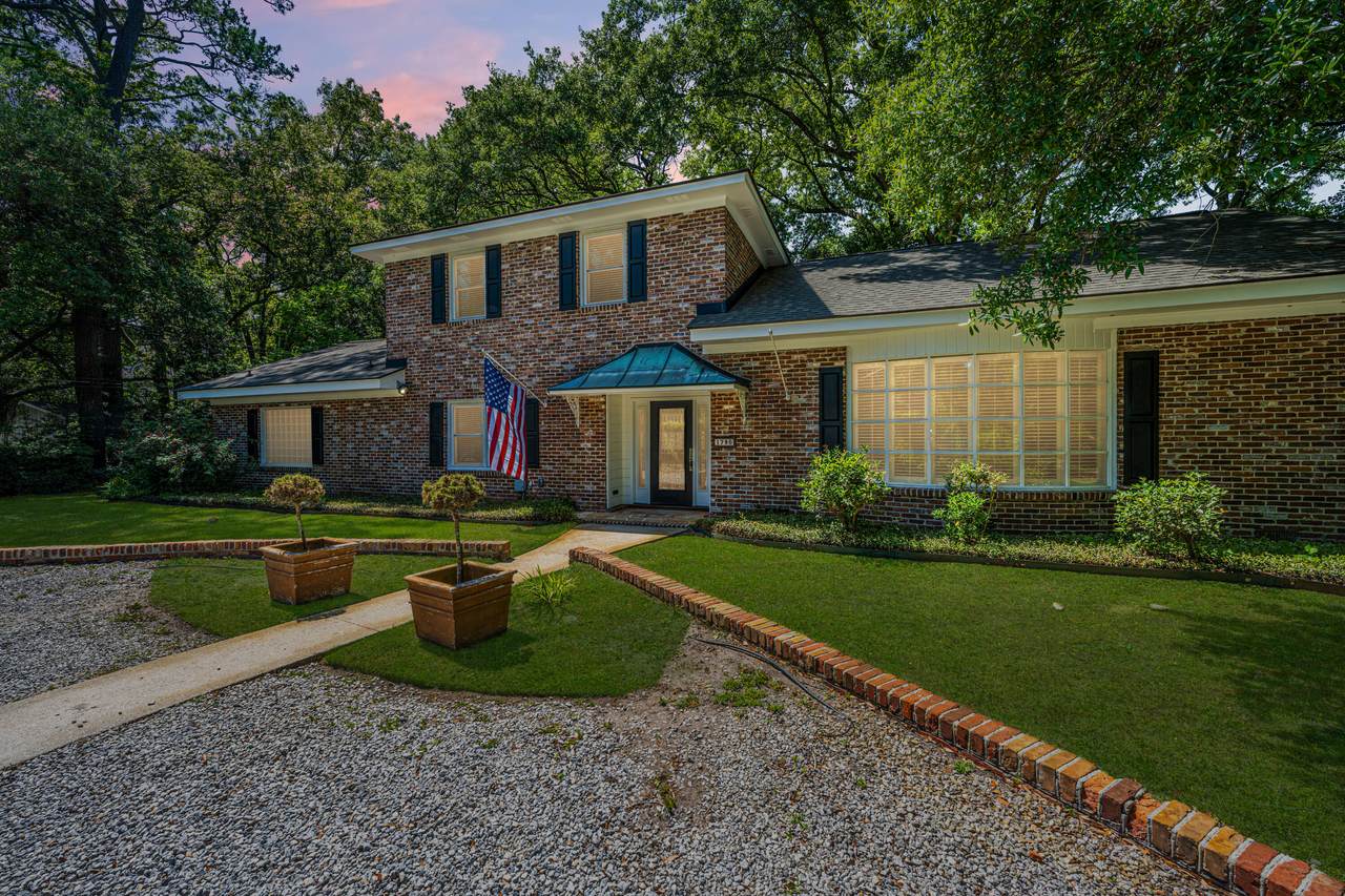 1780 Dartmoor Circle - Photo 1