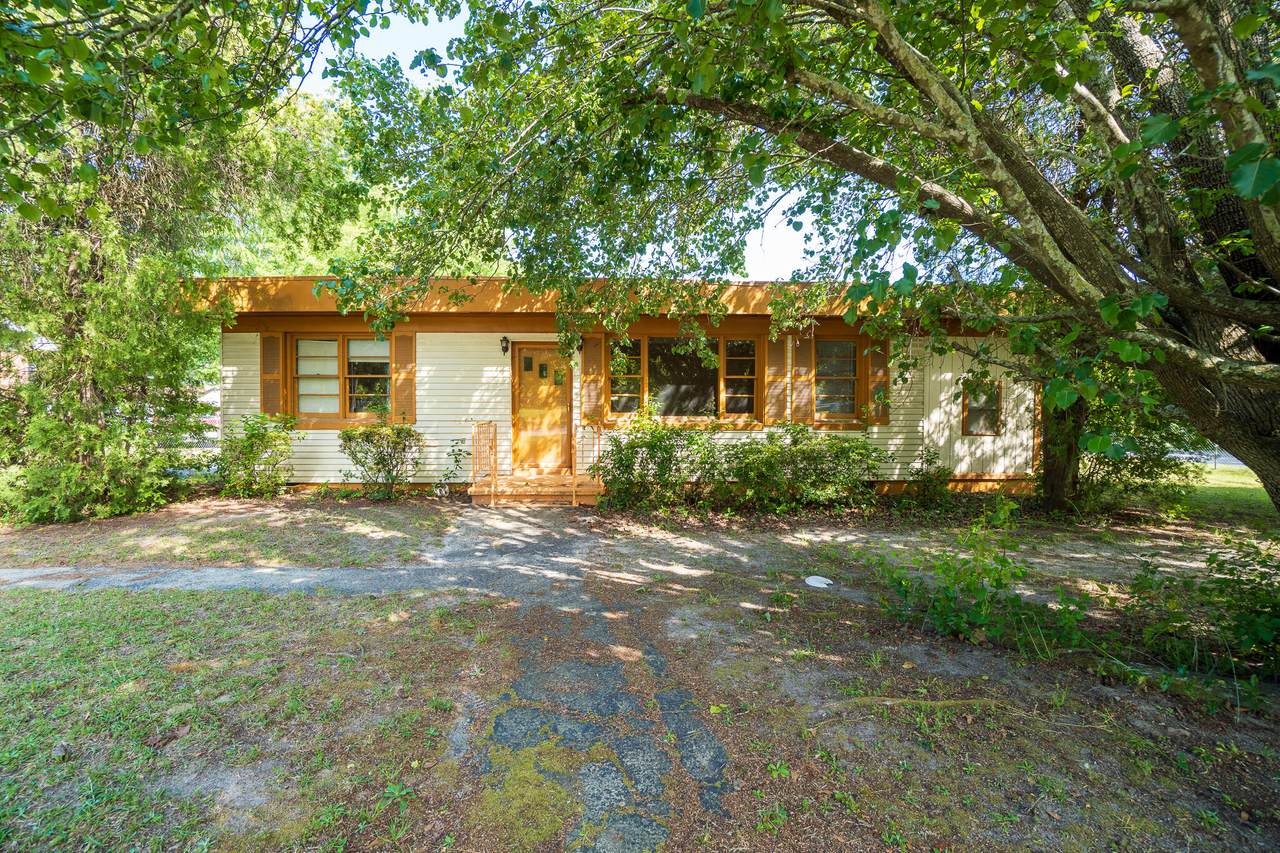 1212 Sawyer Street - Photo 1