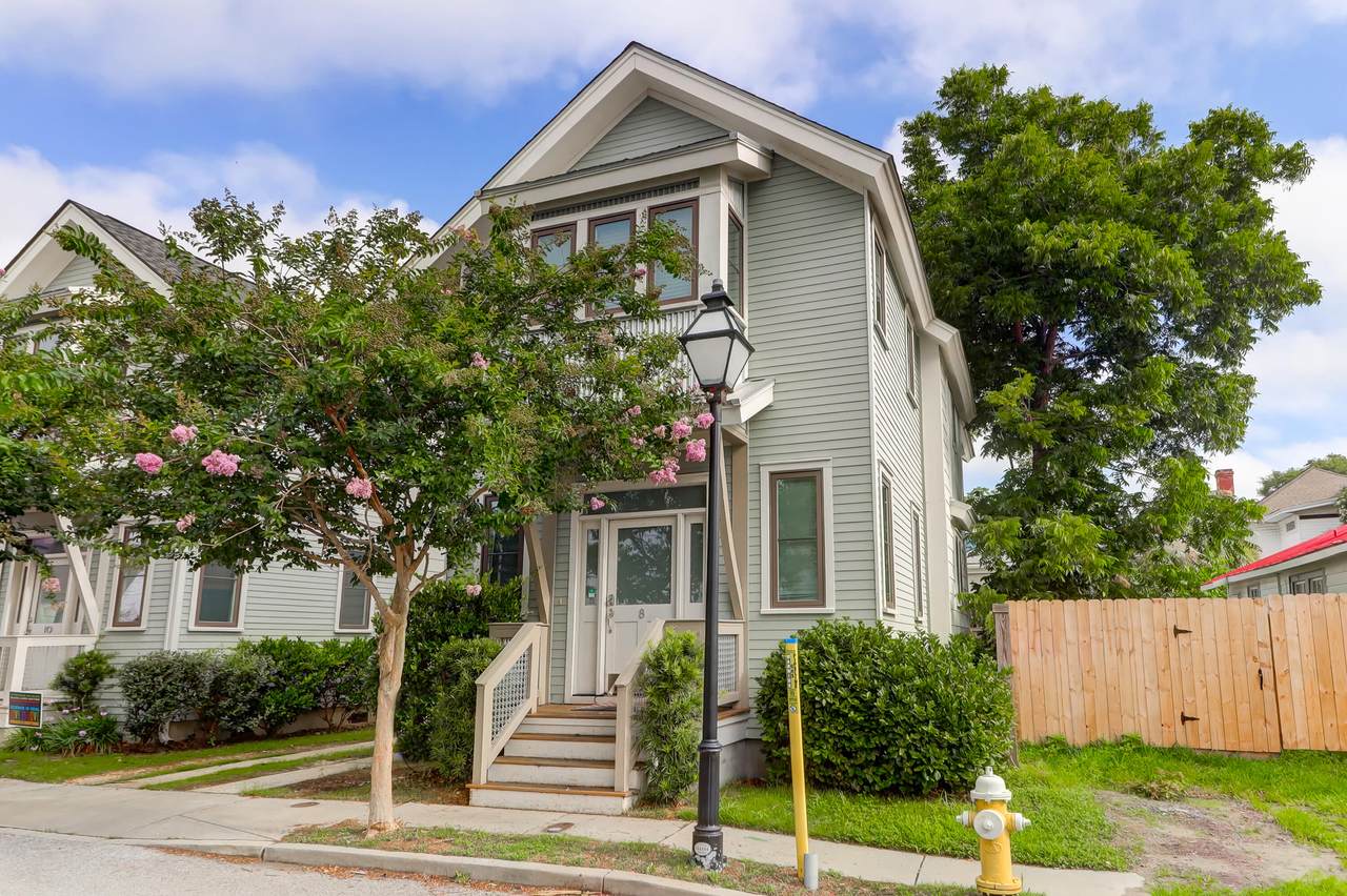 8 Fields Place - Photo 1