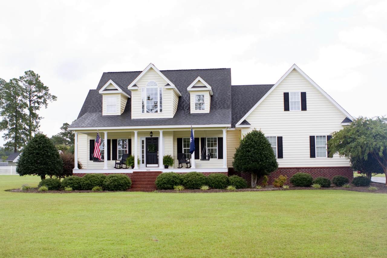 983 Poplar Avenue - Photo 1