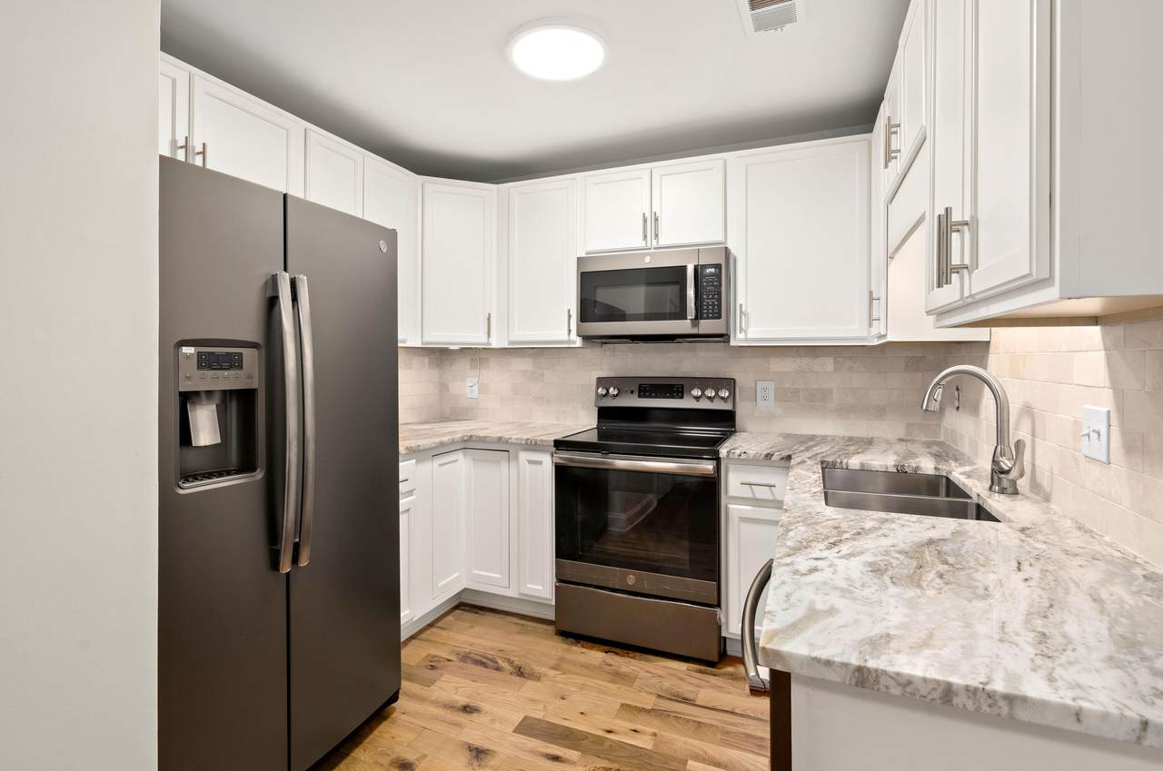 6230 April Pine Cir Apt G Circle - Photo 1
