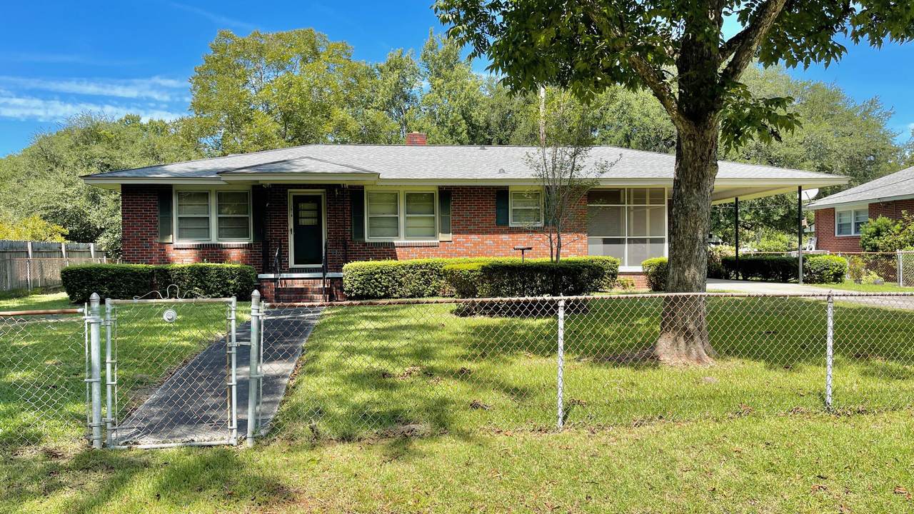 2918 Fernwood Drive - Photo 1