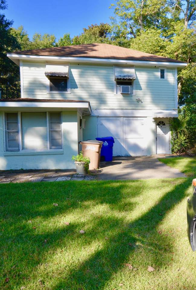 223 Howle Avenue - Photo 1