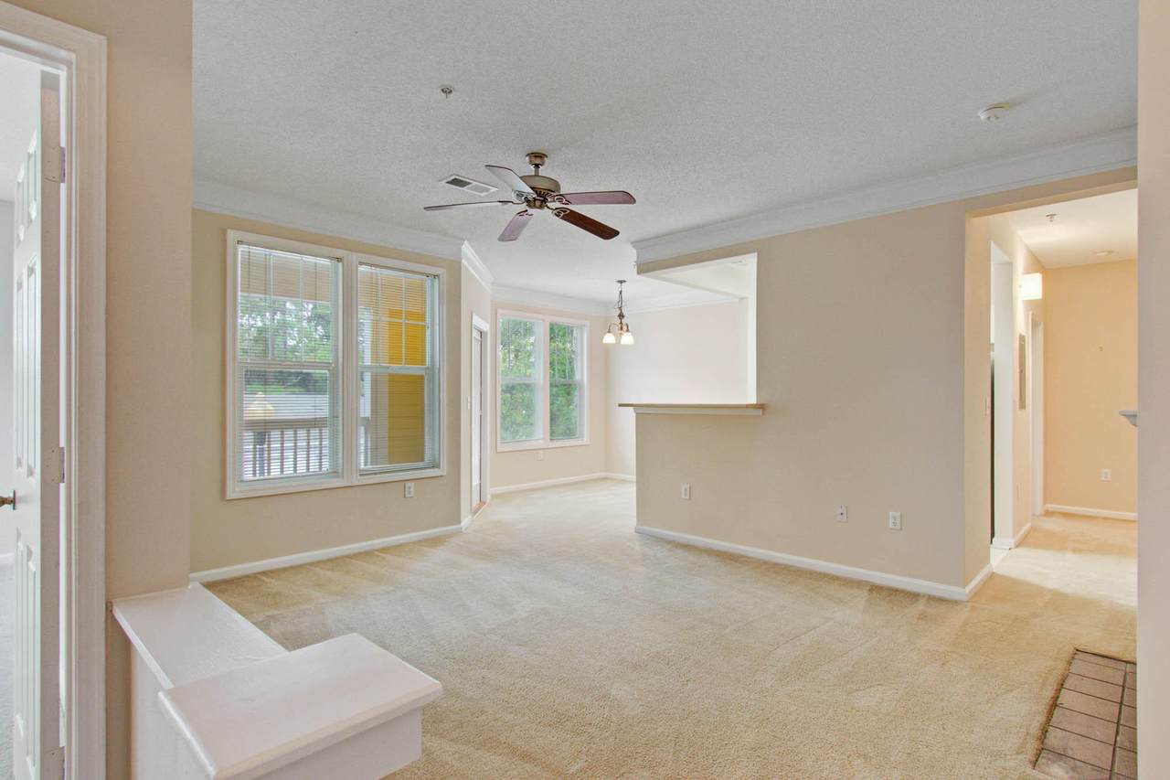 2128 Chatelain Way - Photo 1