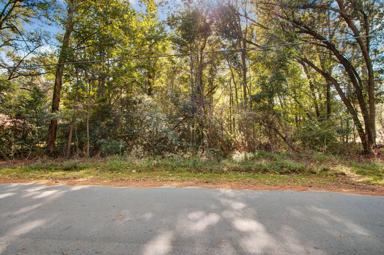 901 Simmons Avenue - Photo 1