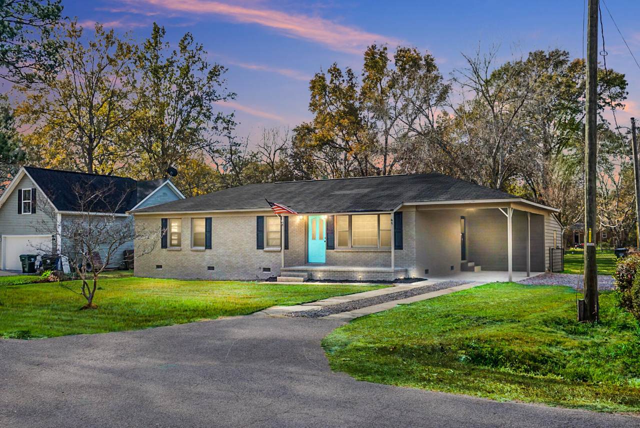 213 Clarine Drive - Photo 1