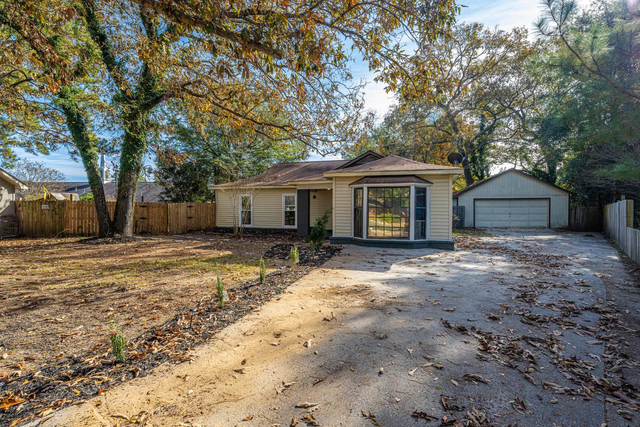 109 Edgefield Drive - Photo 1