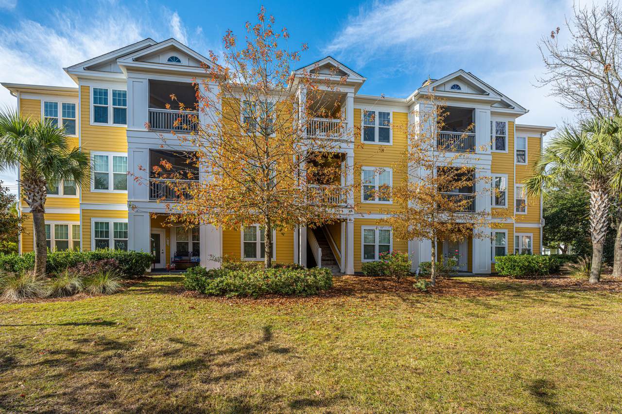 2421 Chatelain Way - Photo 1