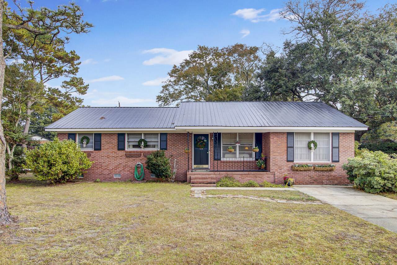 1310 Lonnie Circle - Photo 1