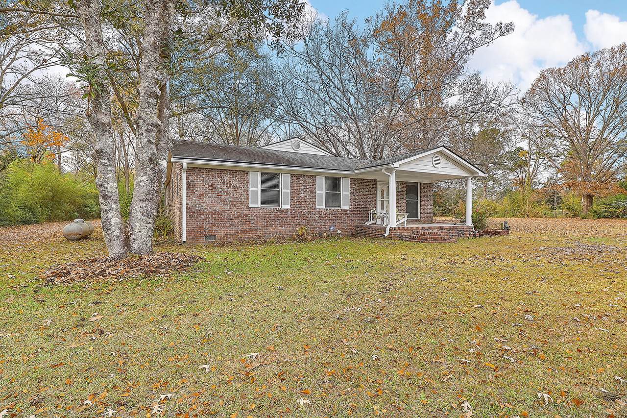 7229 Commodore Road - Photo 1
