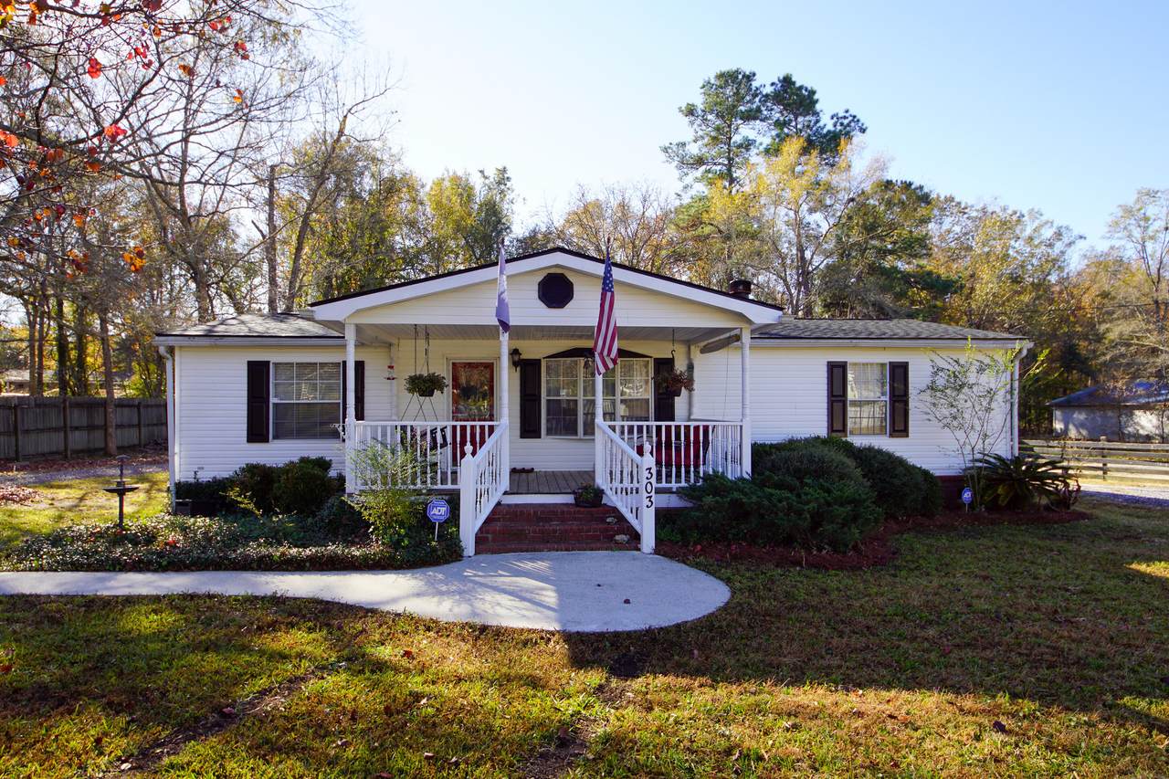 303 Twin Lakes Drive - Photo 1