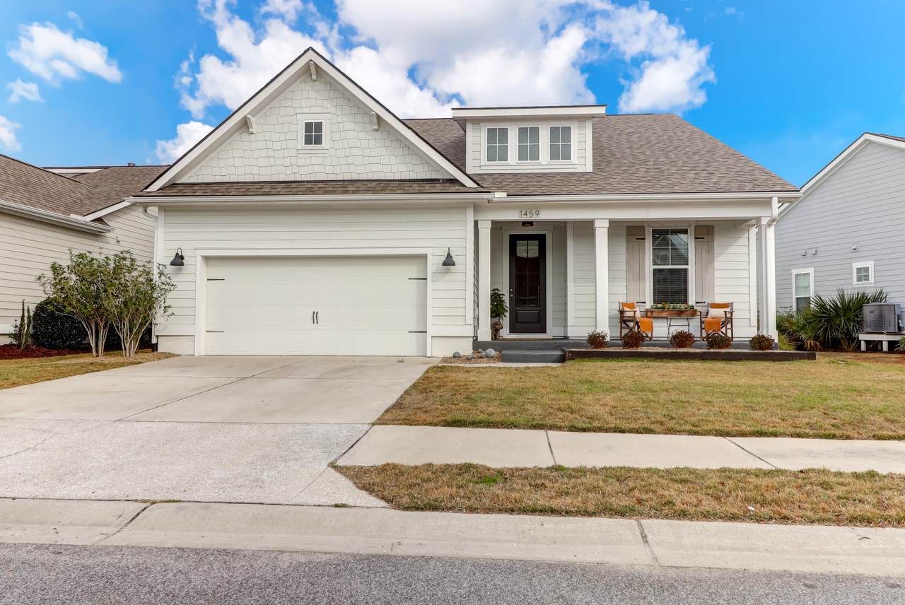1459 Longspur Drive - Photo 1