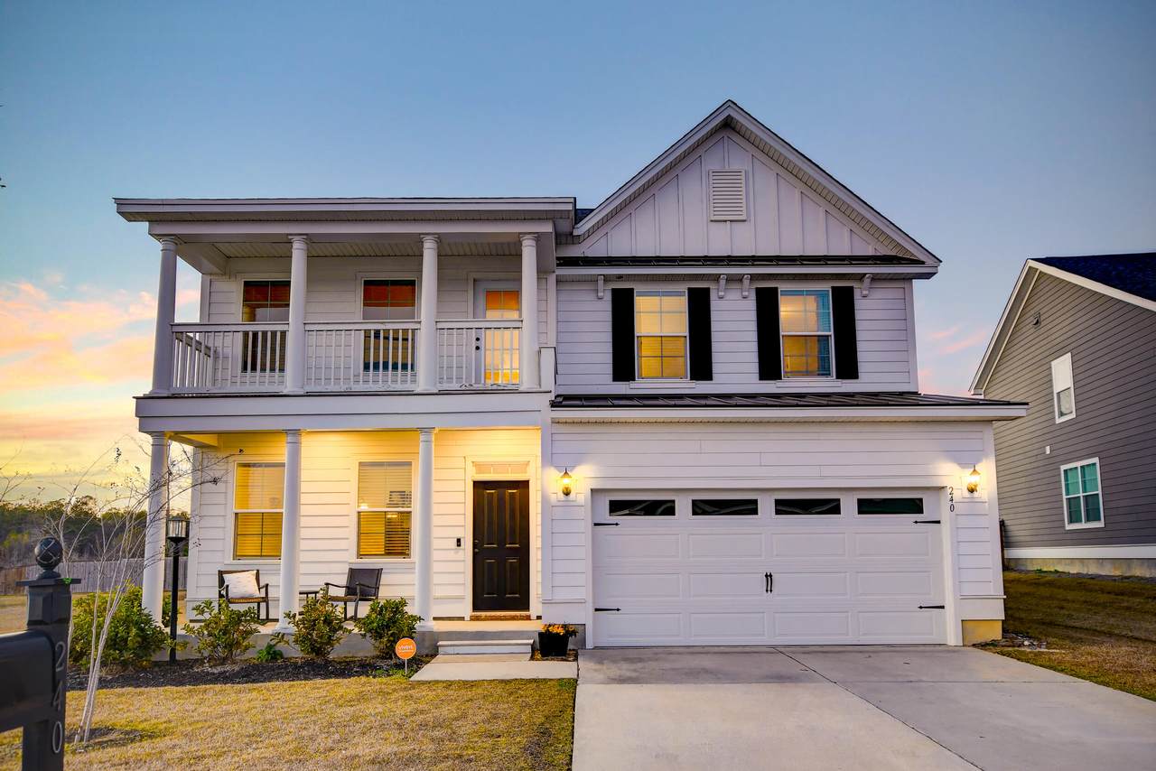 240 Red Leaf Boulevard - Photo 1