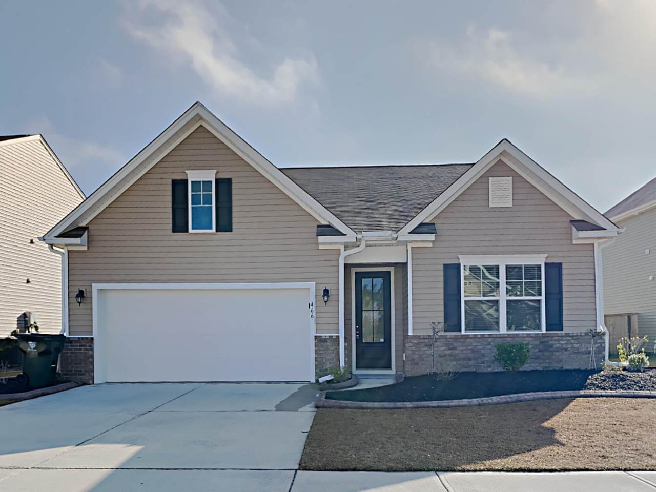 466 Zenith Boulevard - Photo 1