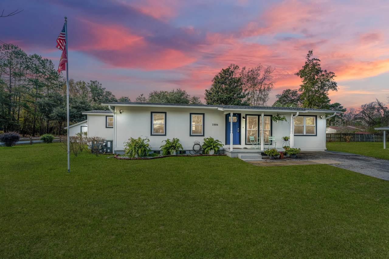 1806 Sandcroft Drive - Photo 1