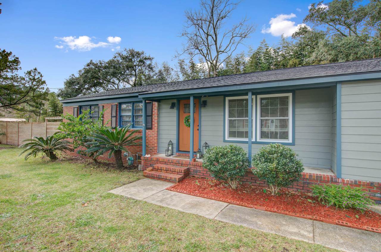 1117 Oceanview Road - Photo 1