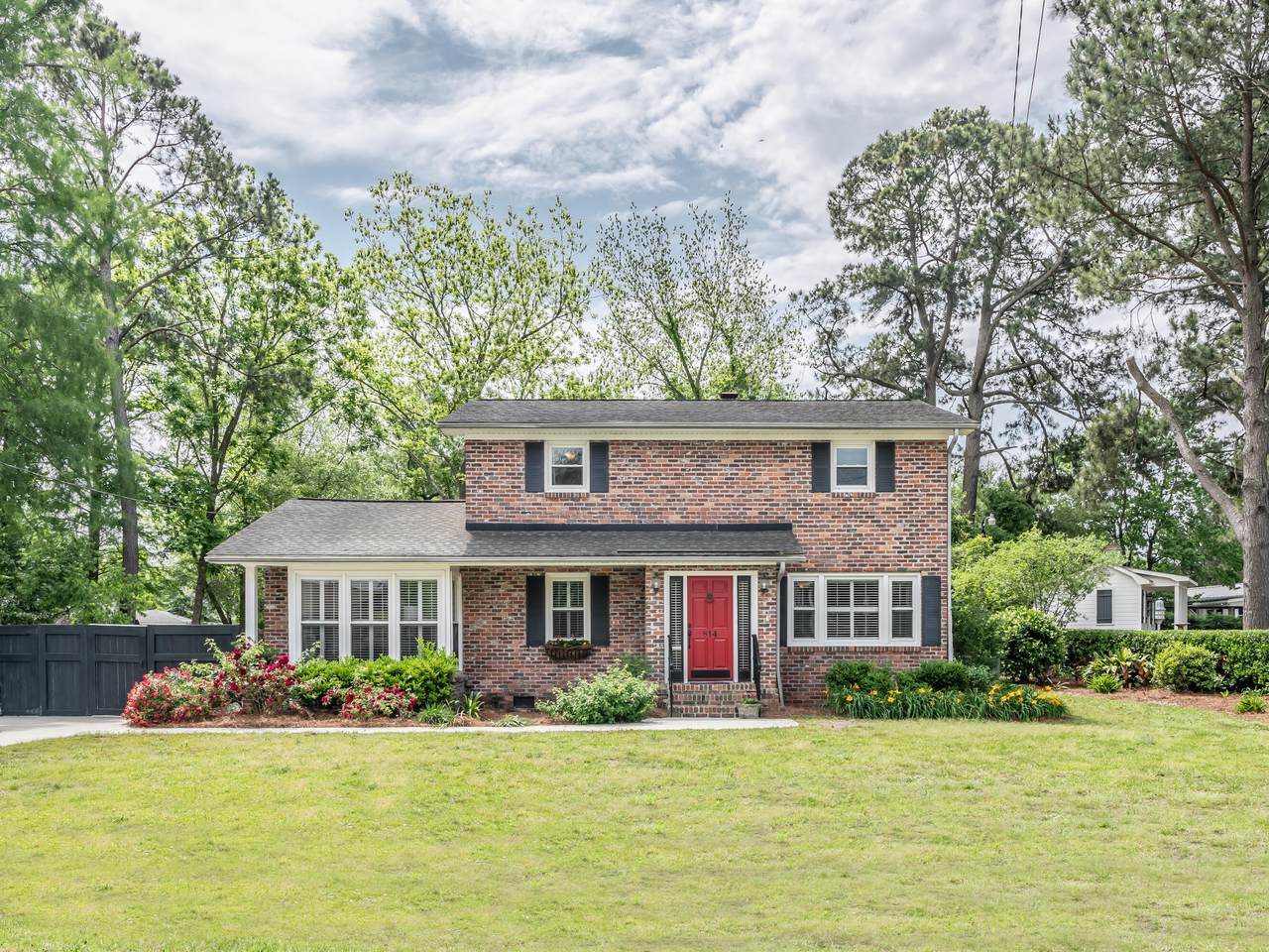 814 Clearview Drive - Photo 1