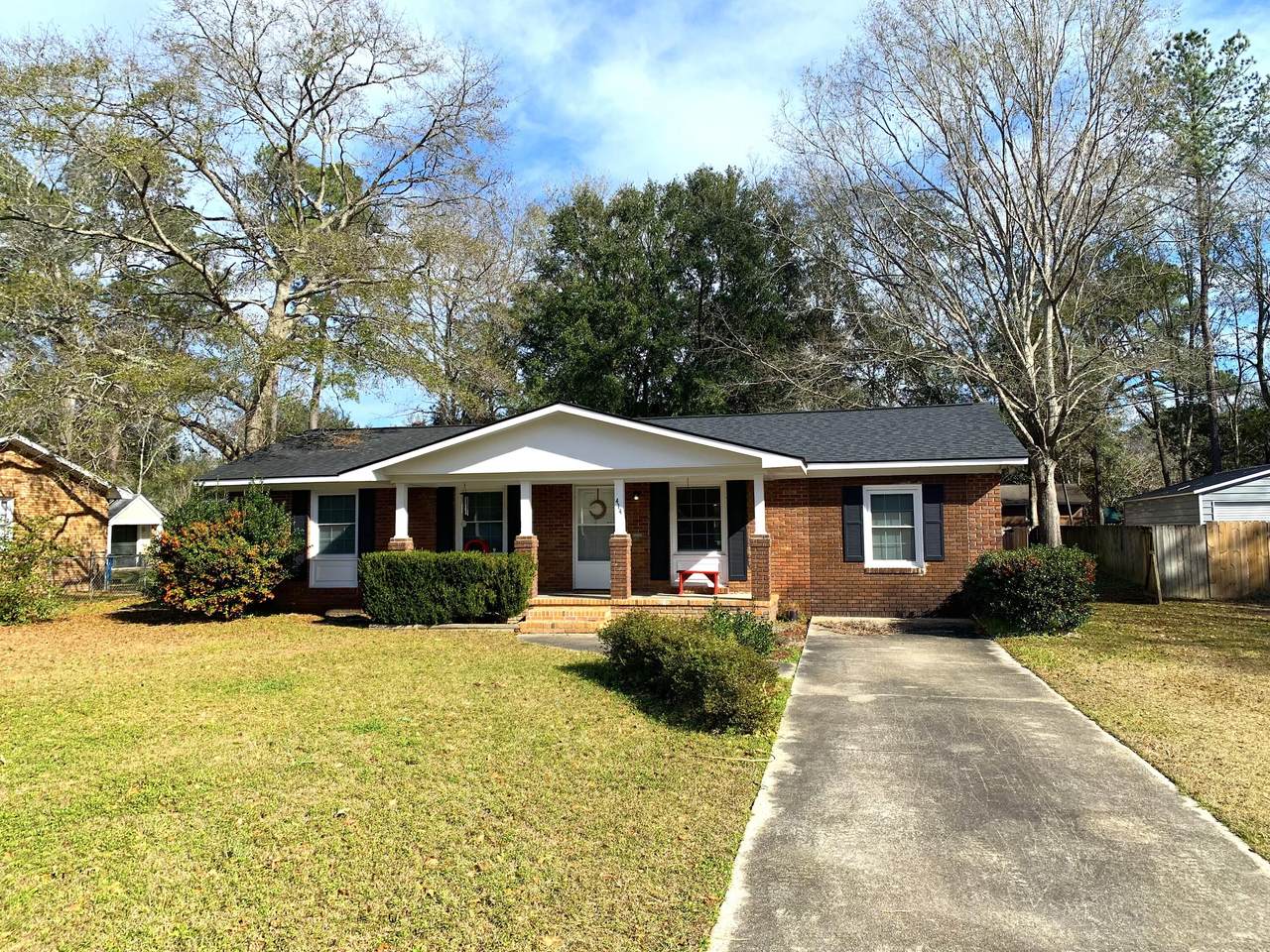 414 Forest Circle - Photo 1