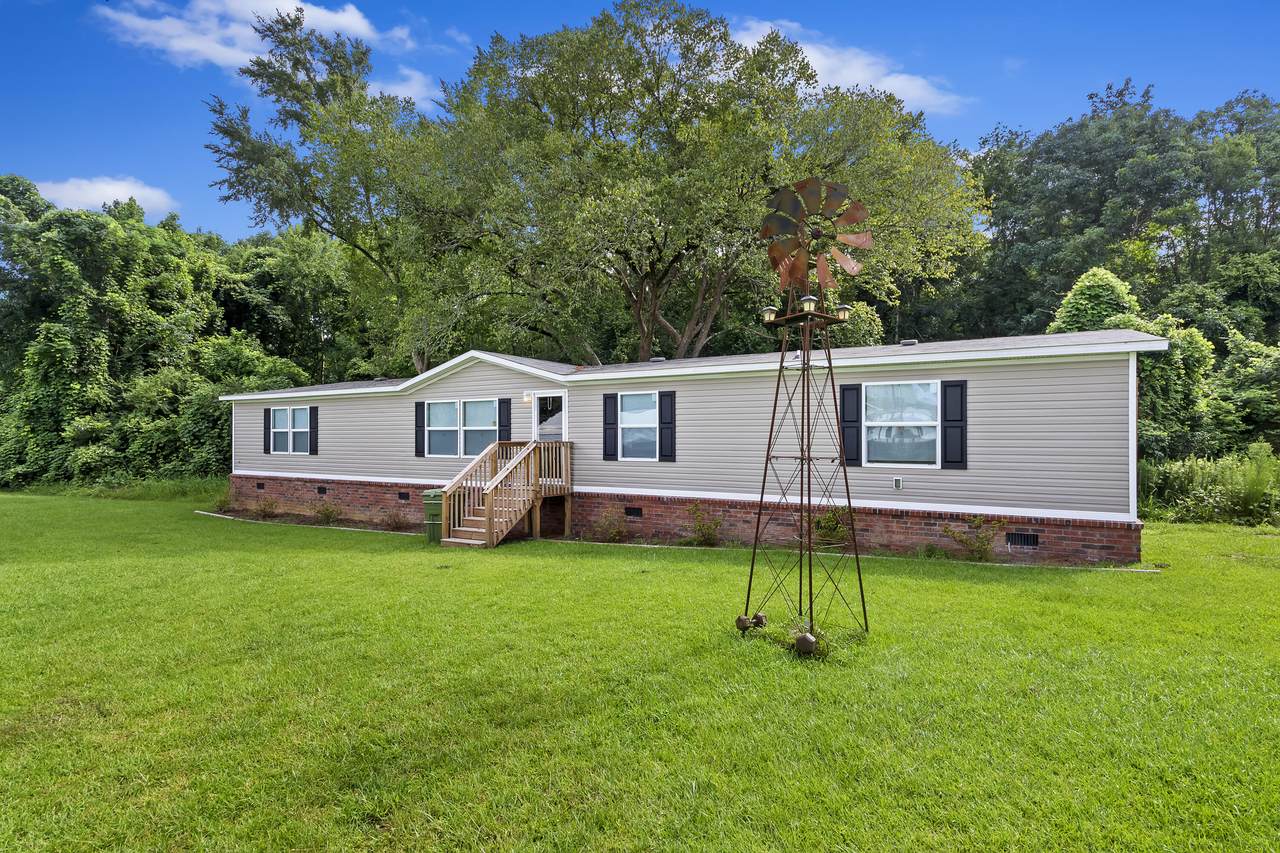 625 Ashland Street - Photo 1