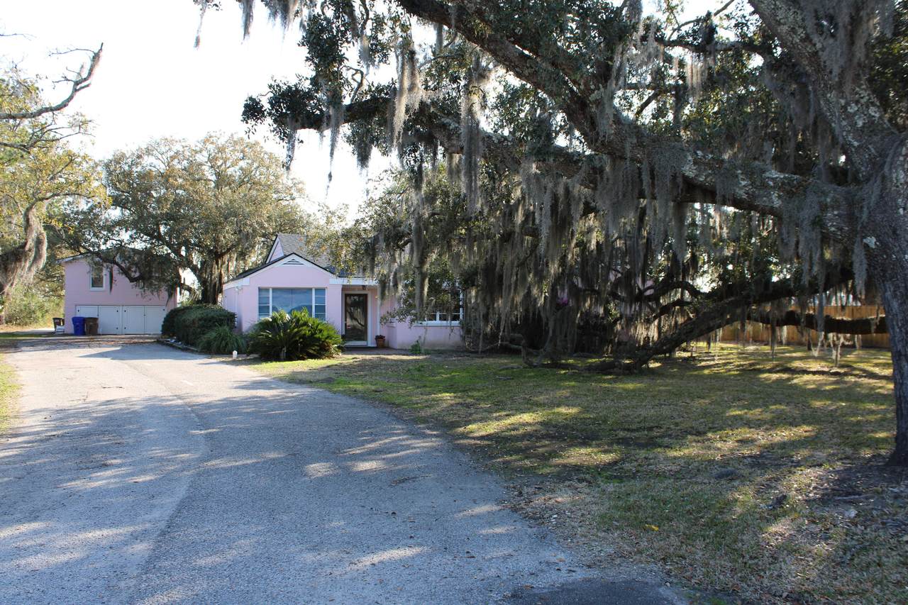 1387 Harbor View Road - Photo 1