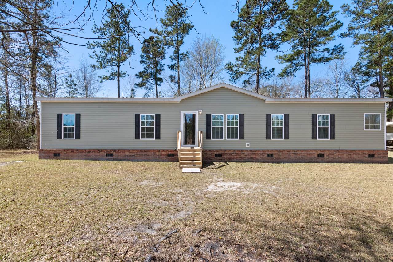 136 Grant Drive - Photo 1