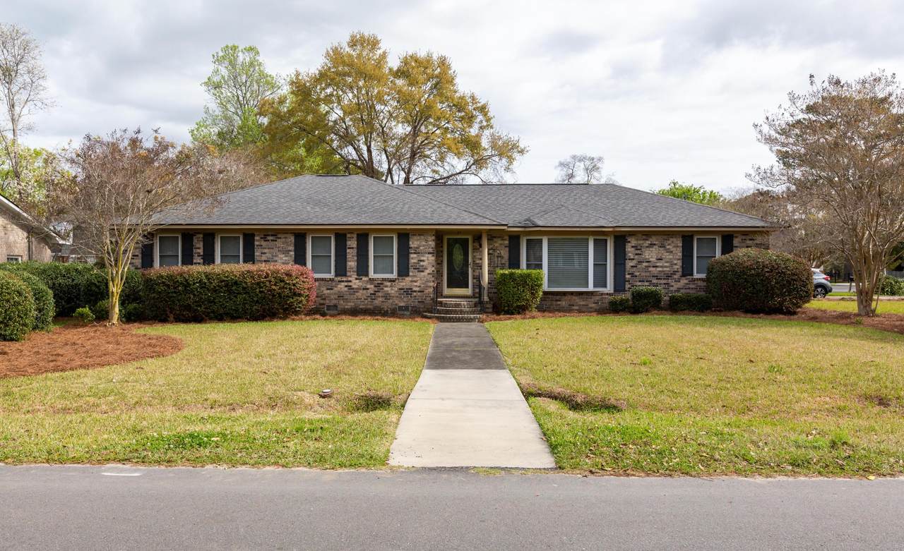 22 Mueller Drive - Photo 1