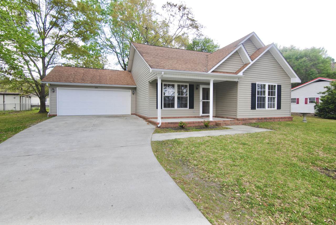 703 Lakeside Drive - Photo 1