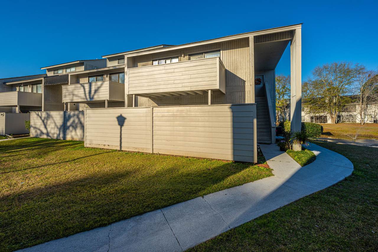1008 Waterwood Drive - Photo 1