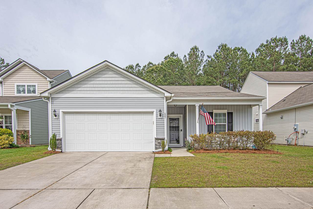 607 Bridgewater Court - Photo 1