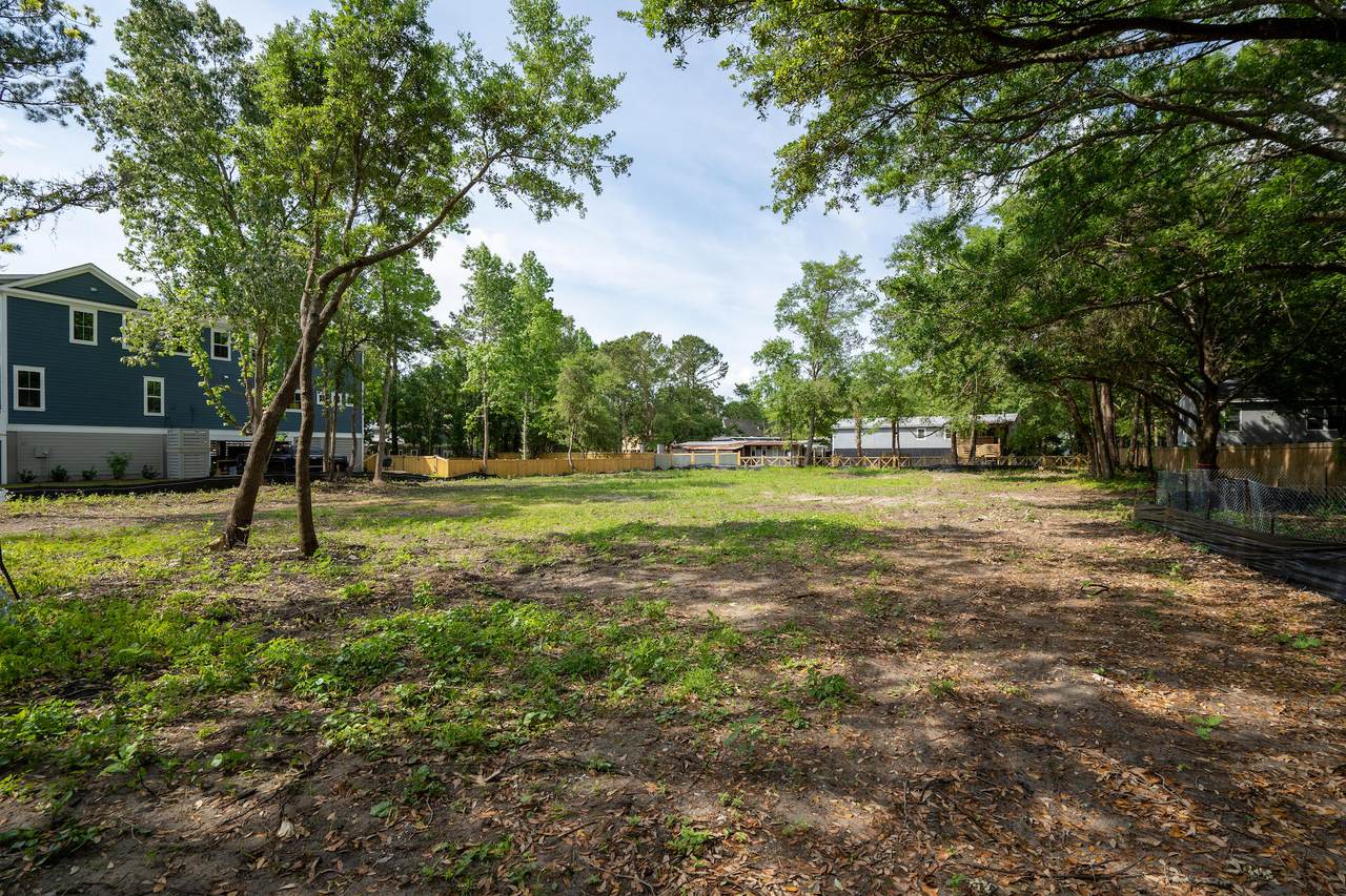 1441 Periwinkle Drive - Photo 1