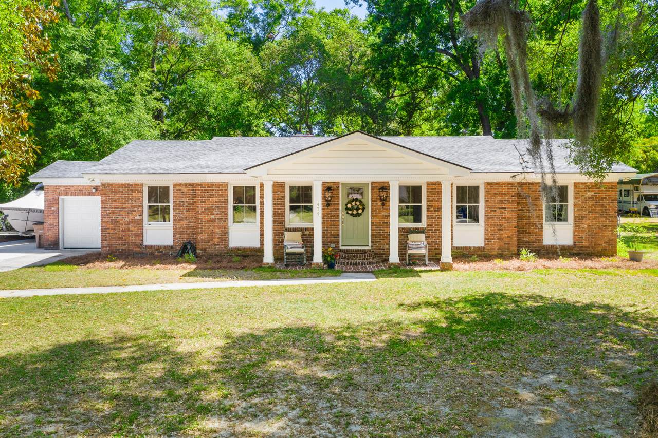 474 Wallace Drive - Photo 1